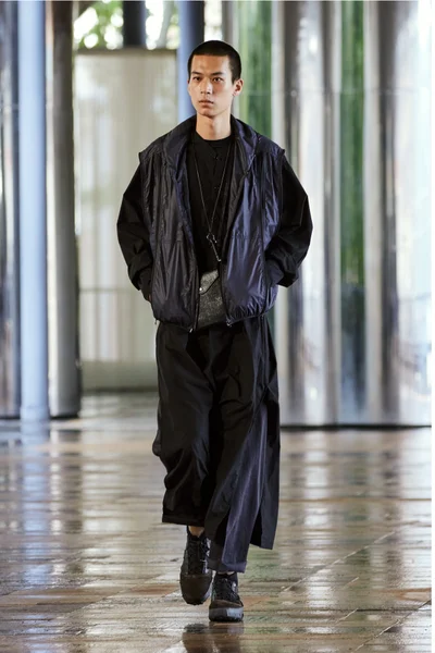 Look 7